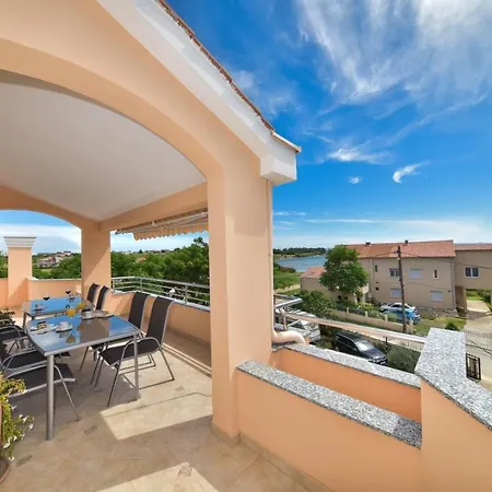 Ani - With Pool Privlaka (Zadar)