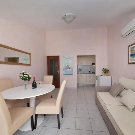 Ani - With Pool Privlaka (Zadar)