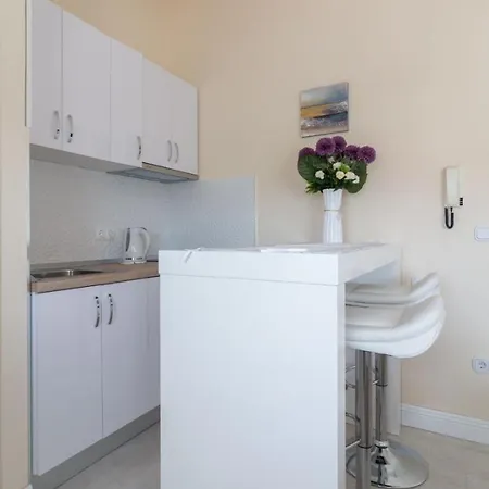 Appartement Ani - With Pool