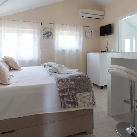 Appartement Ani - With Pool *